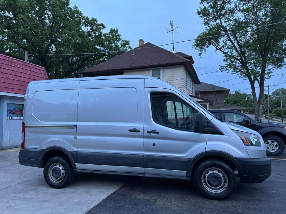 2015 Ford Transit 250 - photo 5