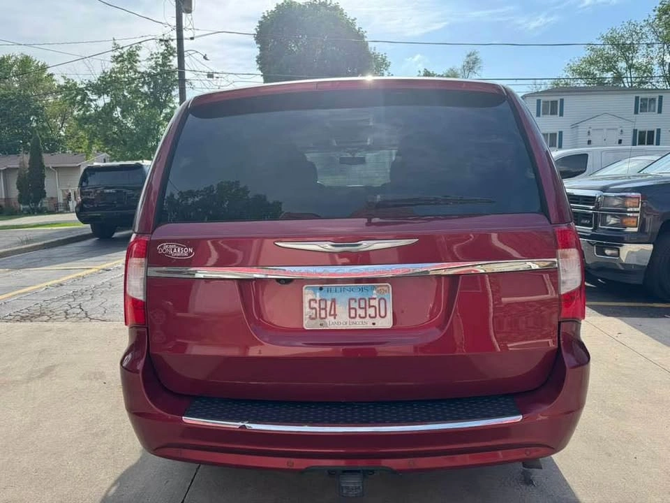 2015 Chrysler Town & Country Touring - photo 3