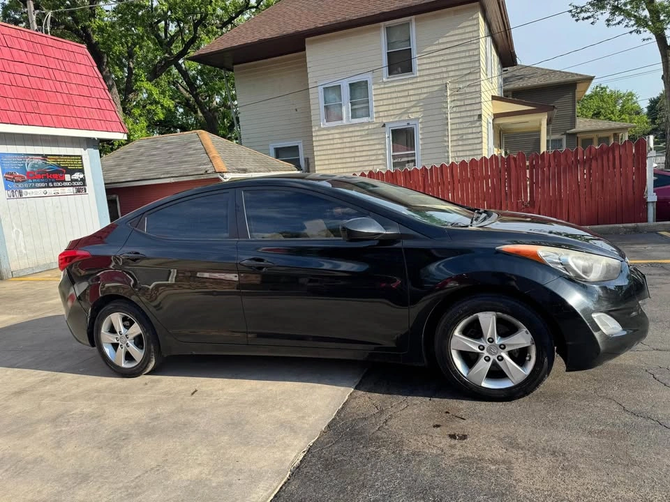 2012 Hyundai Elantra - photo 3