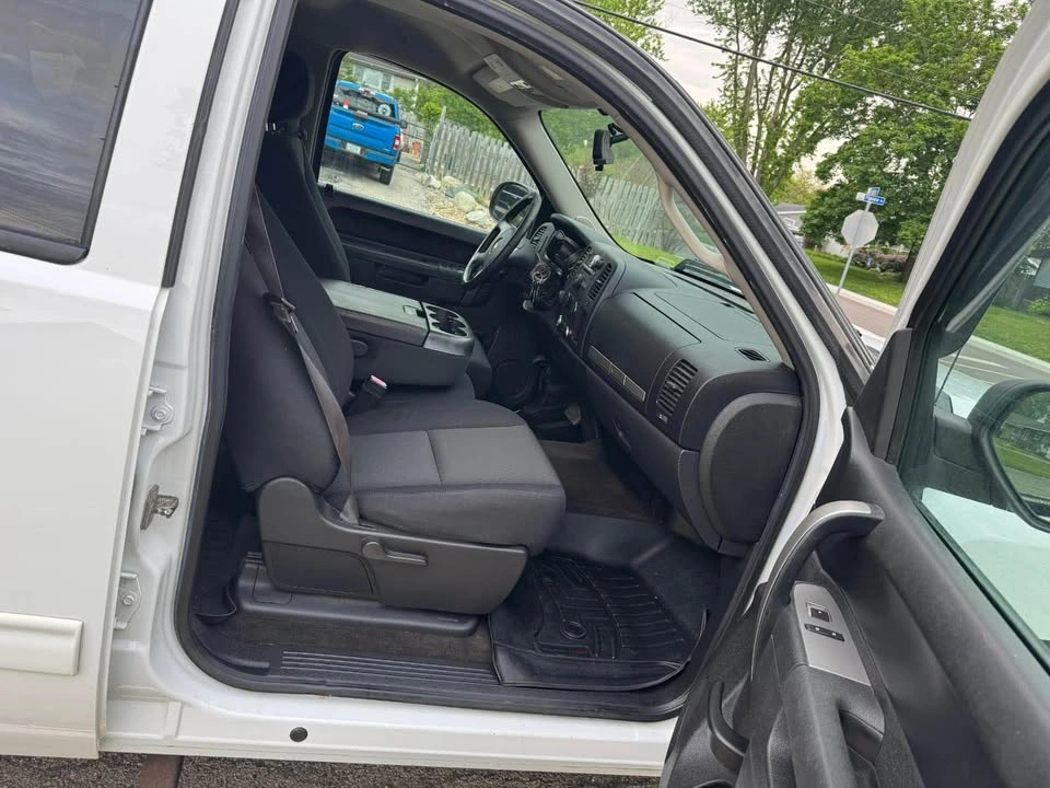 2011 Chevrolet Silverado 1500 - photo 2