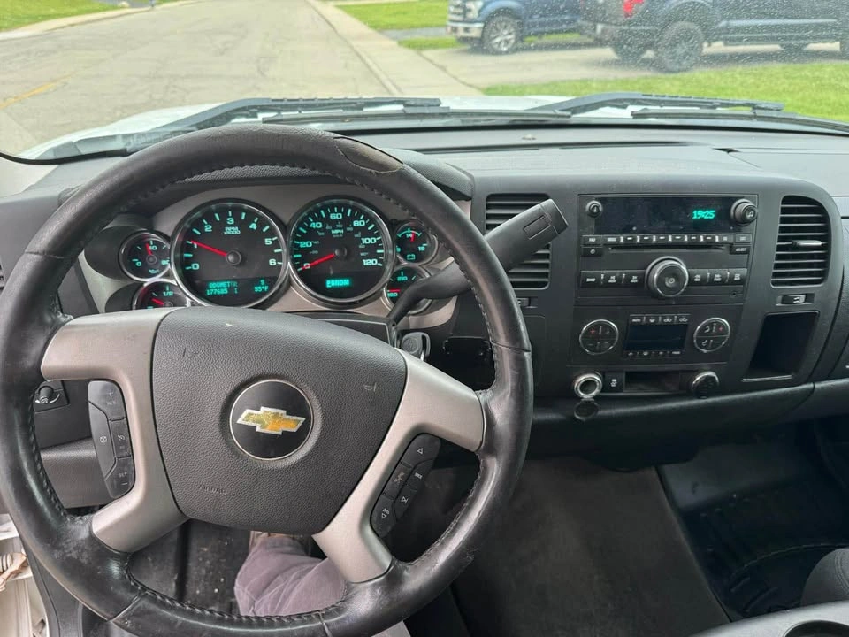 2011 Chevrolet Silverado 1500 - photo 4