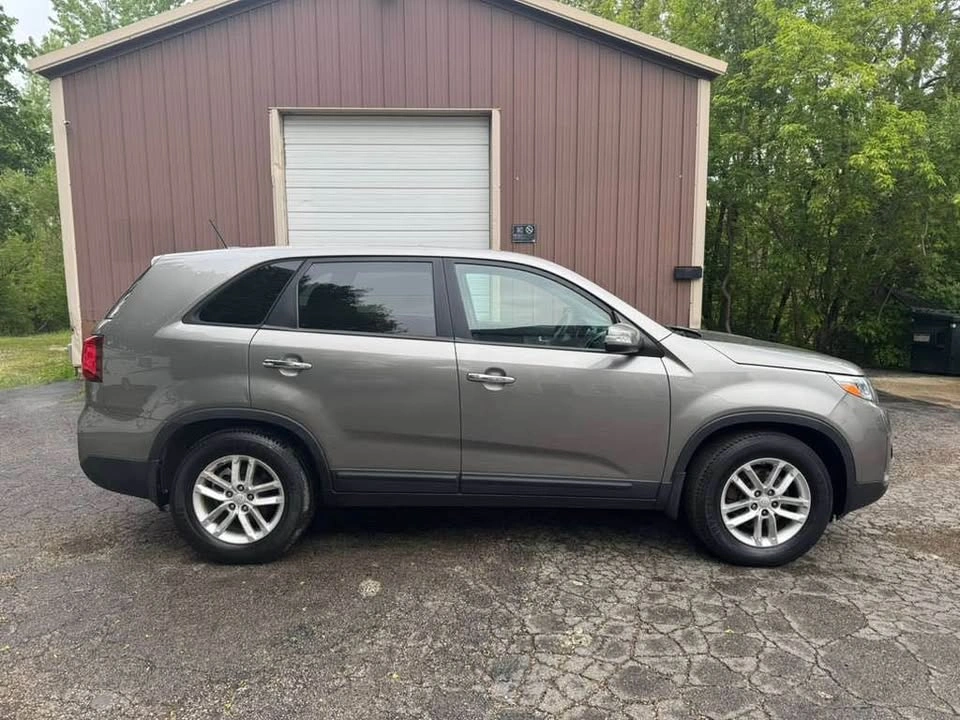 2014 Kia Sorento LX - photo 2