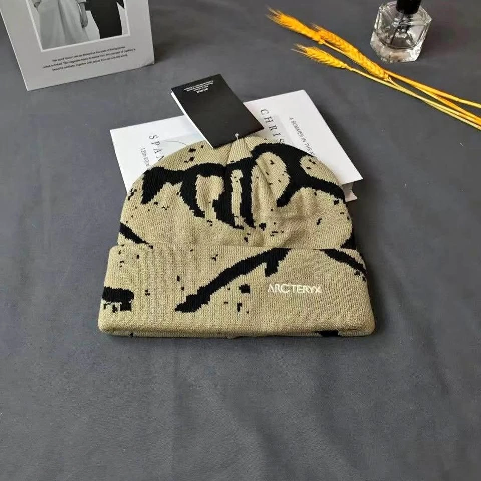Arc'teryx Beanie Beige