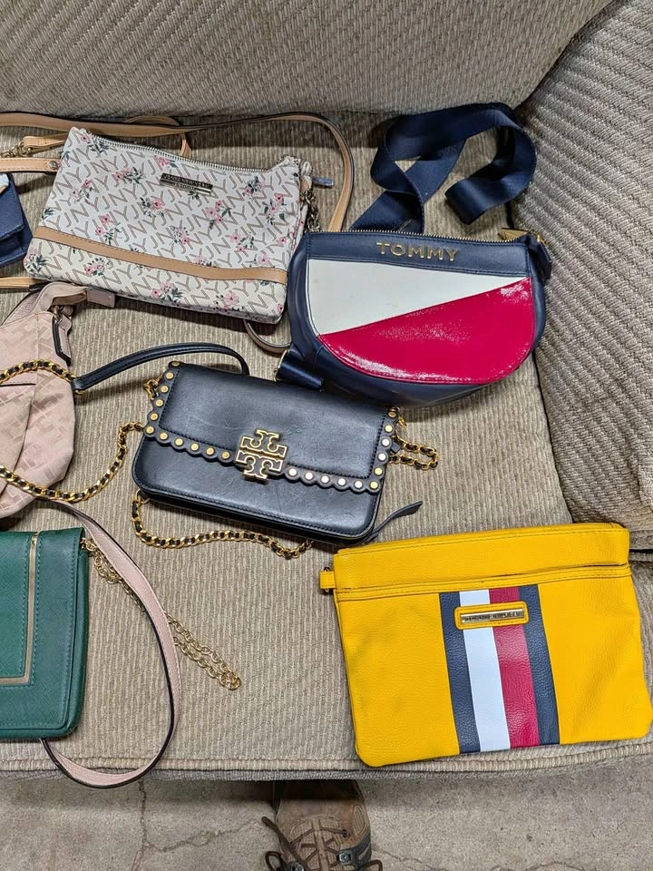 Women's Brand Name Purse Lot – Tommy Hilfiger / Guess / Tory Bur