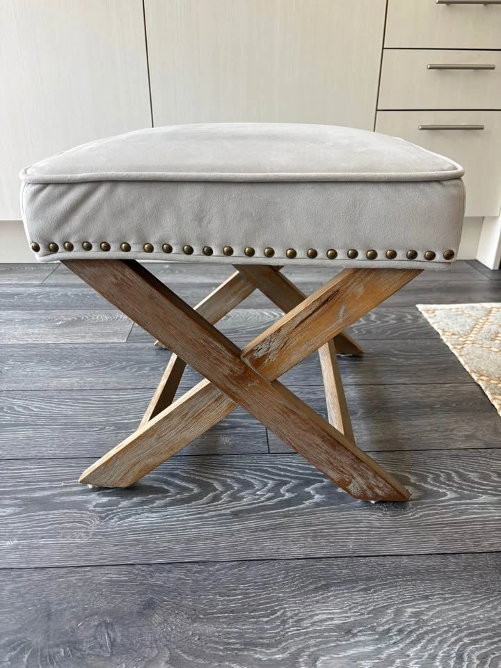 Upholstered Ottoman - photo 2