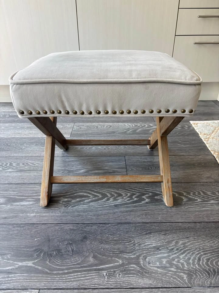 Upholstered Ottoman - photo 3