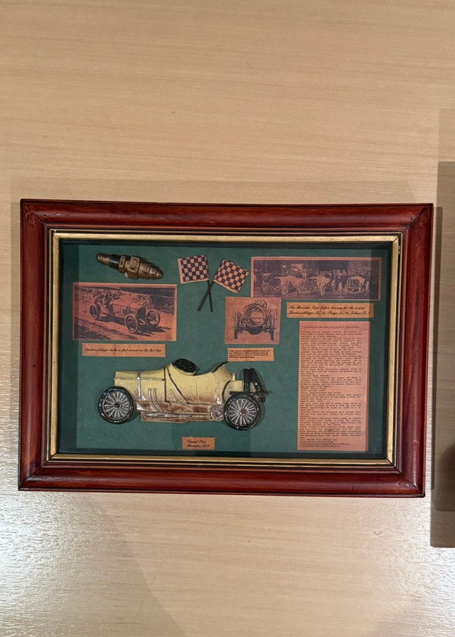 Set of 2 Framed Vintage Car Art Pieces - photo 2