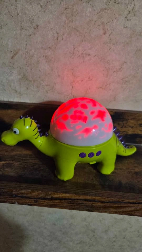 Dan & Darci Dino Projector Night Light - photo 2
