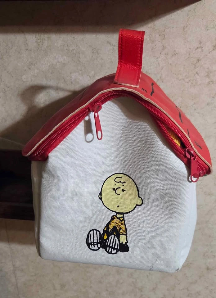 Snoopy House Storage Pouch house shaped - photo 2