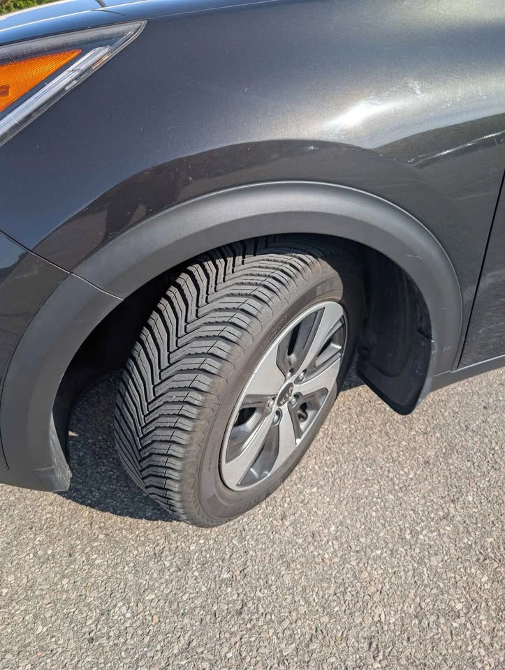 2018 Kia Niro EX Premium Hybrid - Certified - photo 2