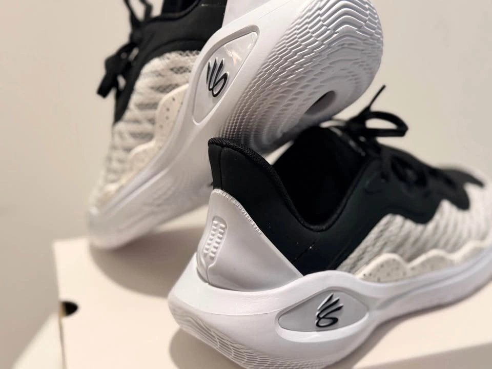 Under Armour Curry 11 Team Basketball Shoes - Men's 11 / Women's - photo 5
