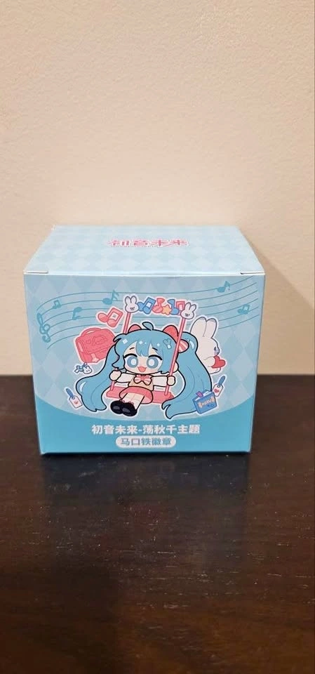 Vocaloid Hatsune Miku Swingset with Friends Tin Badges Box of 7