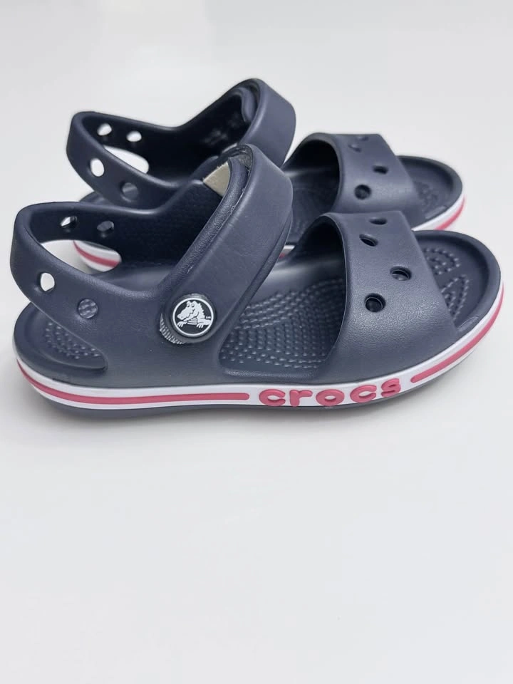 New Croc Sandals Infant size 7 - photo 2