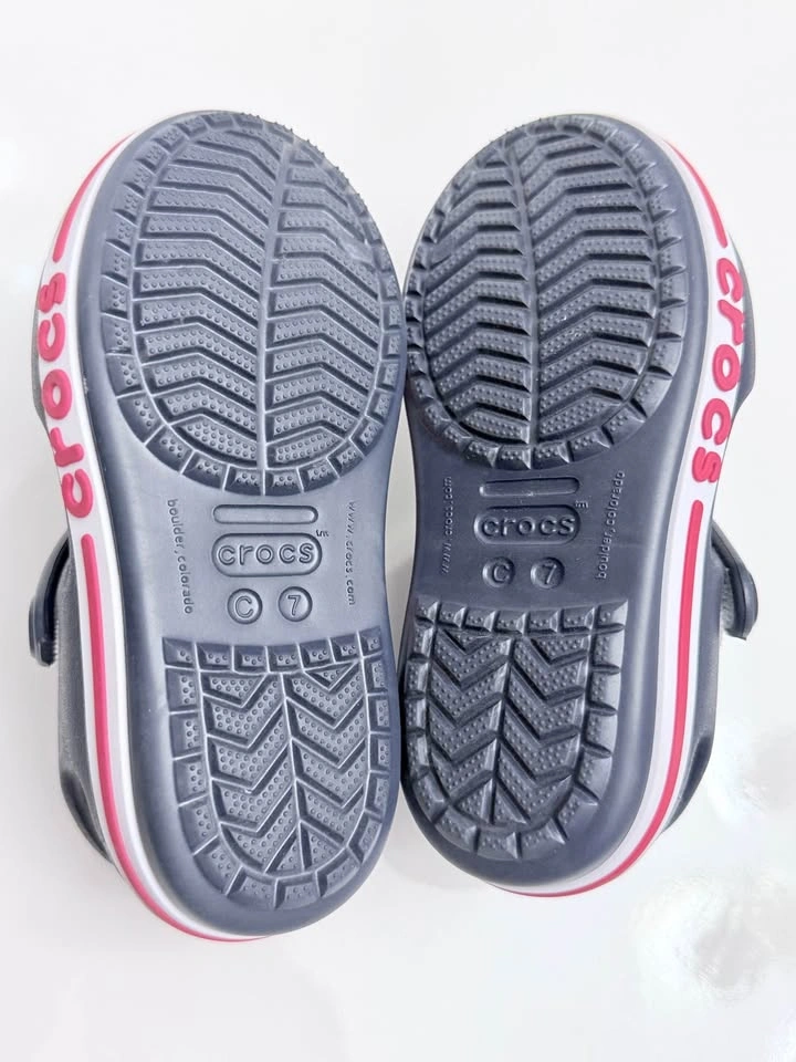 New Croc Sandals Infant size 7 - photo 4