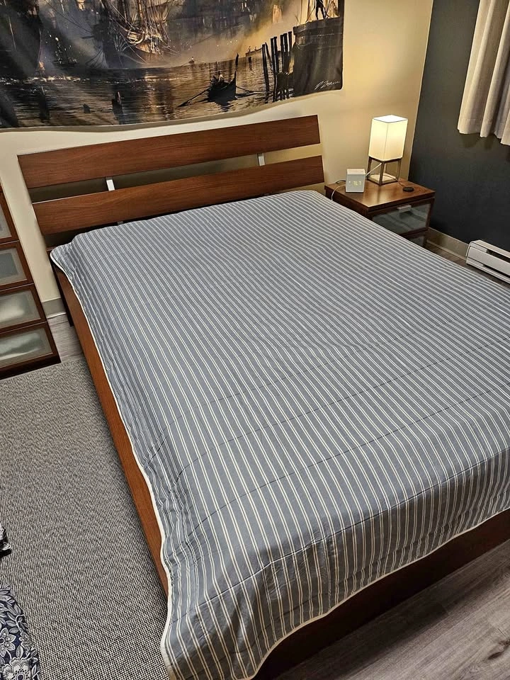 Double bed with mattress