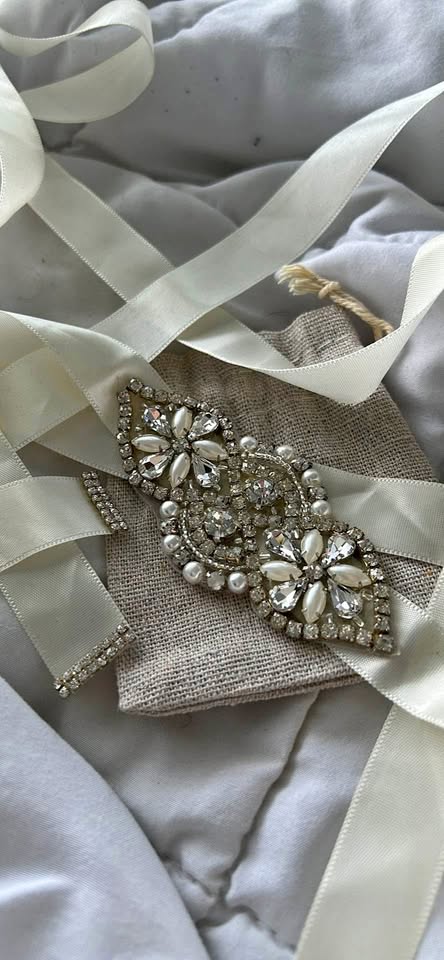 Bridal rhinestone ivory belt