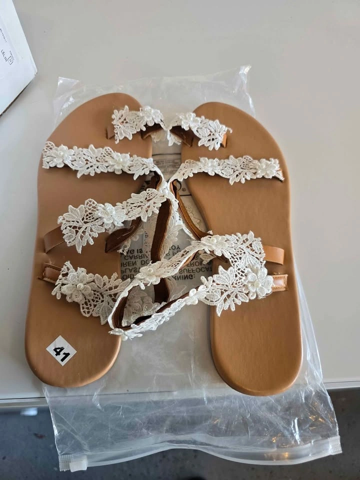Women's Flower lace sandals - size 9 - photo 3