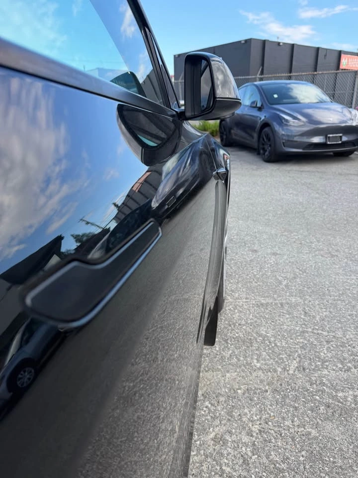 2024 Tesla Model Y - photo 3
