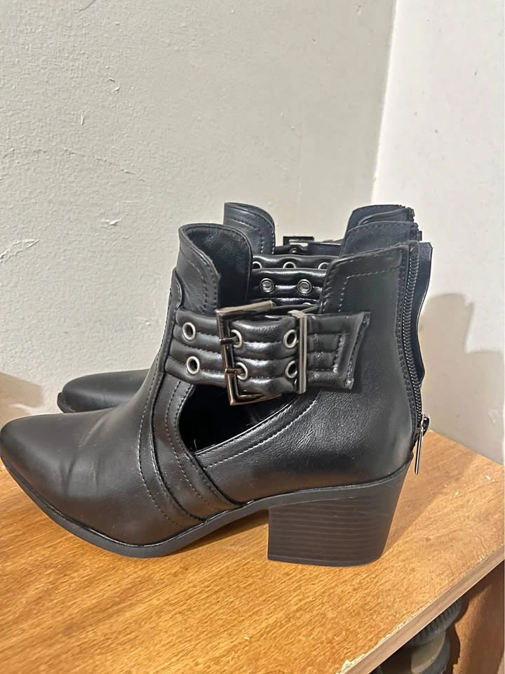 Arizona Ankle Boots