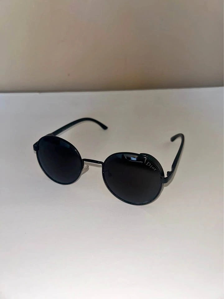 Round Black Sunglasses