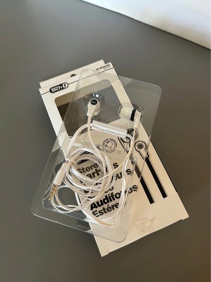 Dollarama Earbuds - photo 3