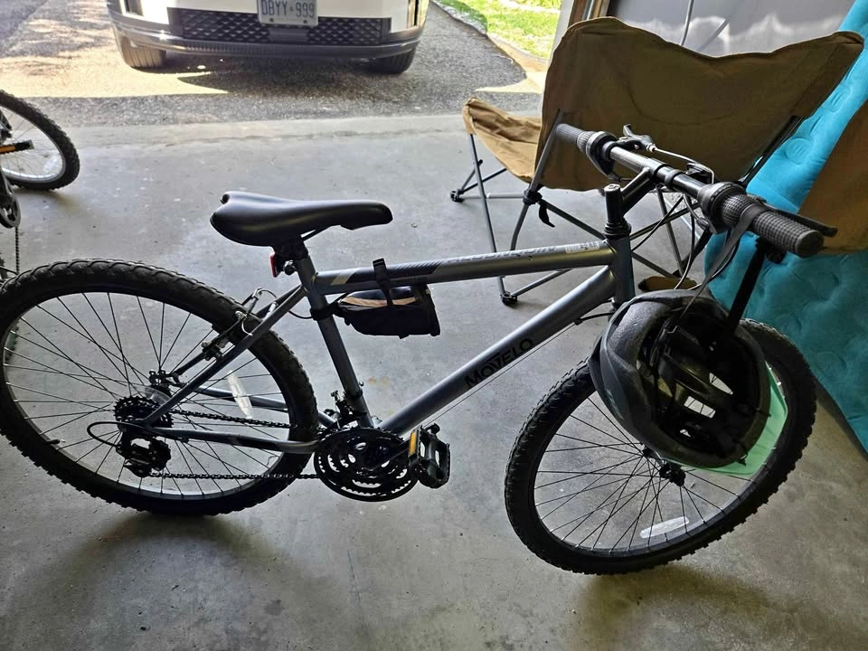 Movelo Adult Medium Bicycle 26" x 1.95