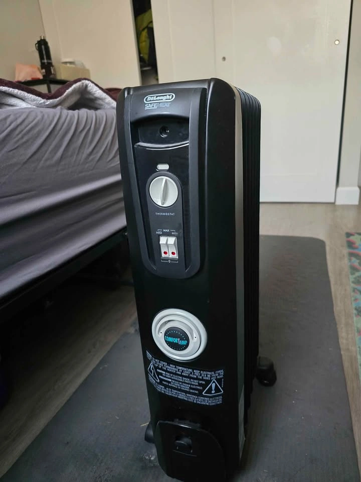 DeLonghi Safeheat Oil-Filled Radiator Heater - photo 2