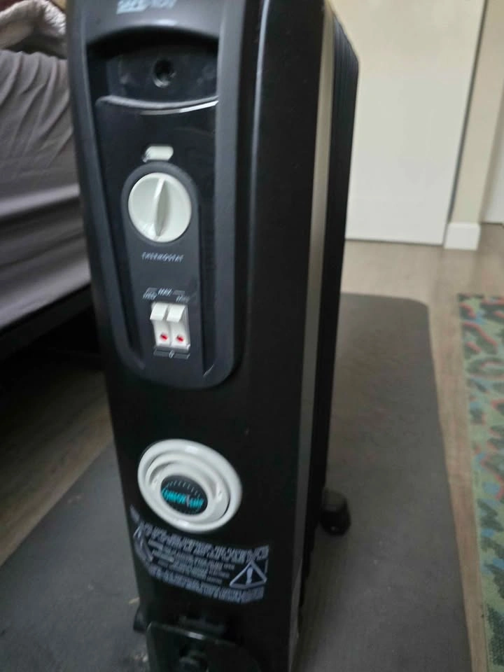 DeLonghi Safeheat Oil-Filled Radiator Heater - photo 4