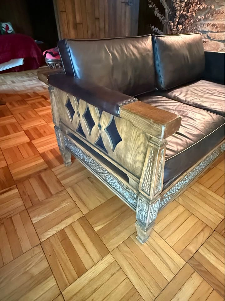 2 Romweber Viking Oak Leather Loveseats - photo 3