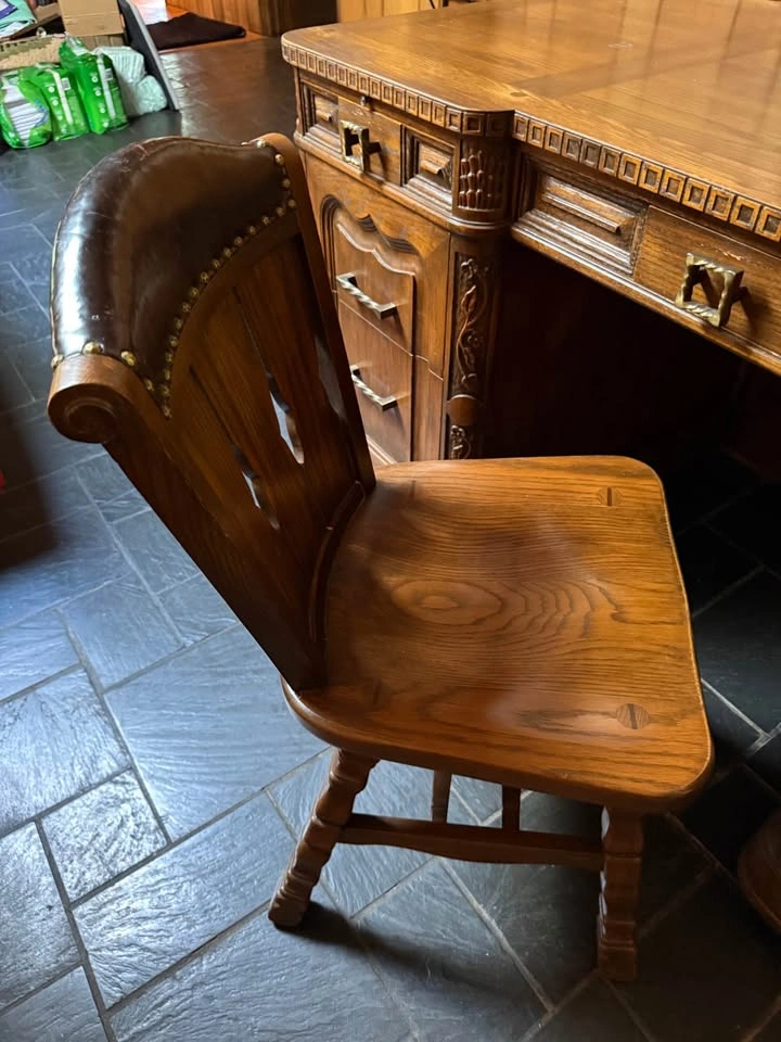 Romweber Large Office Desk & Matching Chair - photo 4