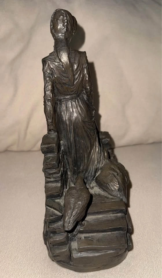 The Goose Girl Statue - photo 4