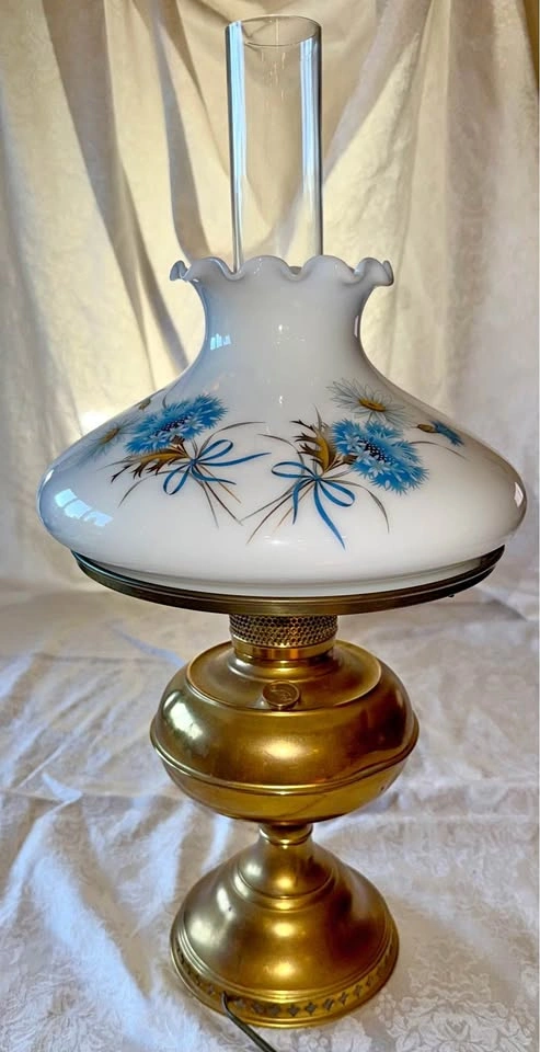 Rayo Electric Lamp w/ Opal Tam-O-Shanter Milk Glass Shade