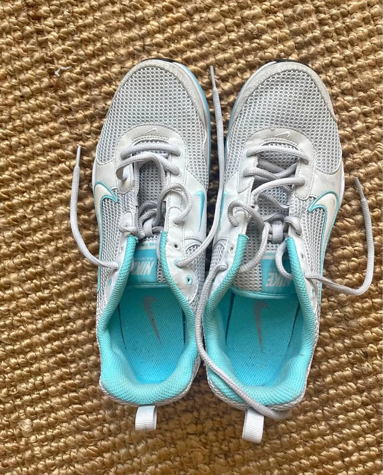 Worn once Nike running shoes, women’s 10