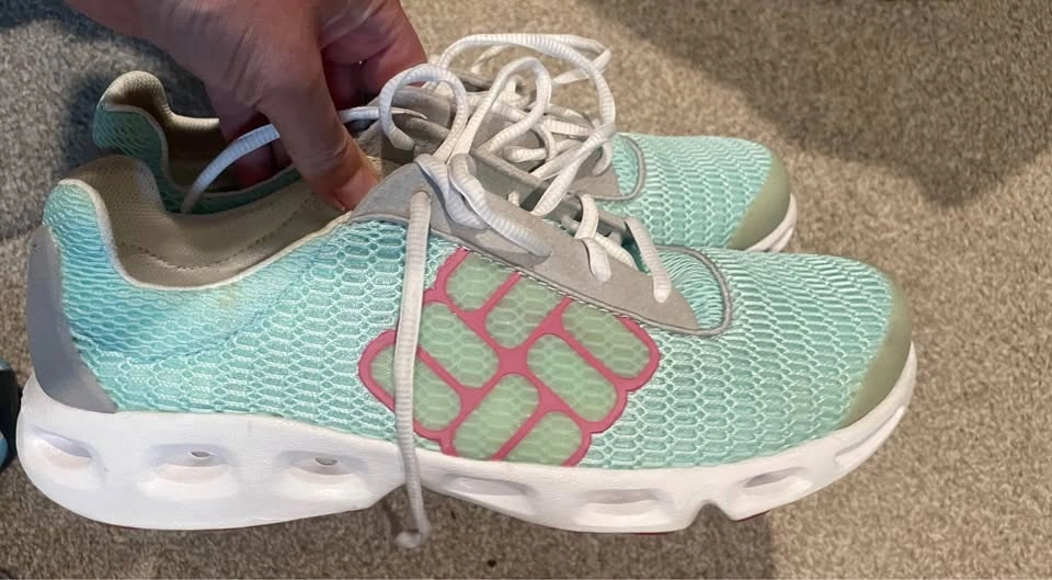 Women's Columbia Adidas Runners Size 10 - photo 2