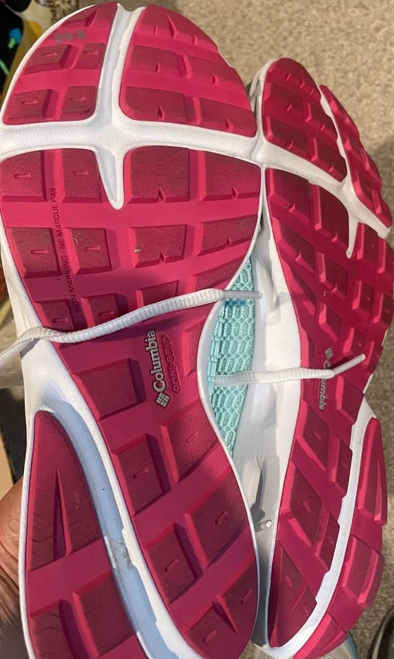Women's Columbia Adidas Runners Size 10 - photo 3