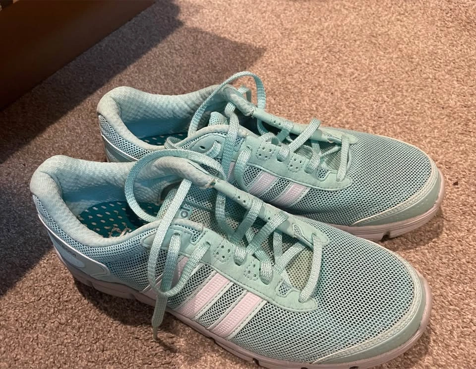 Women's Columbia Adidas Runners Size 10 - photo 4