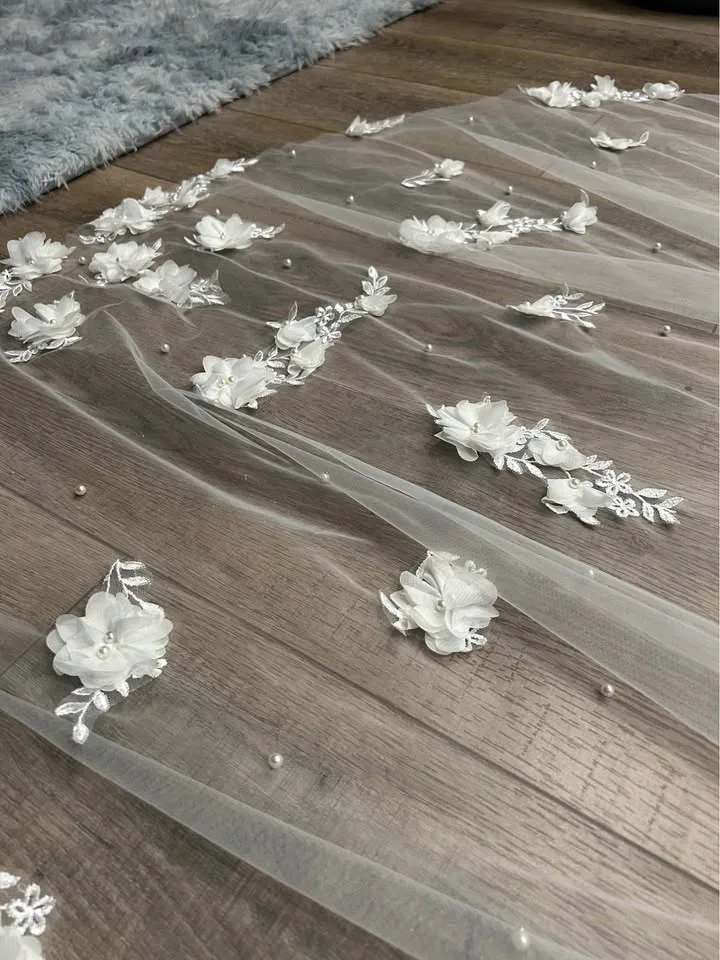 Raw Edge Cathedral Floral Pearl Veil image indicator(5)