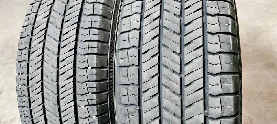 2x P225/65R17 Yokohama Geolandar Allseason Tires