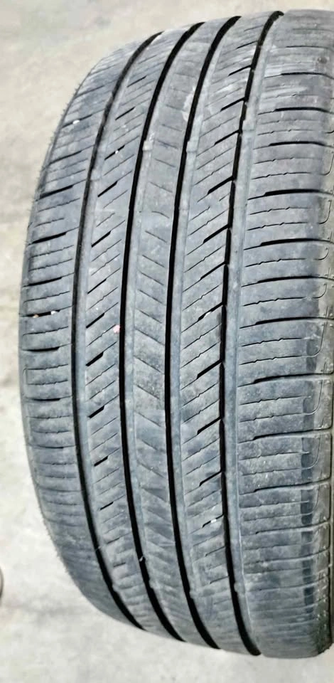 225/65R17 Allseasons Tire