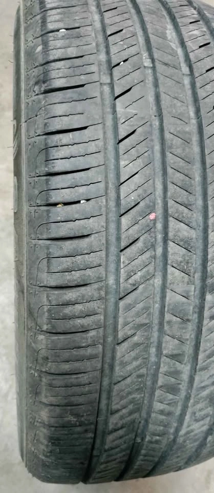 225/65R17 Allseasons Tire - photo 2