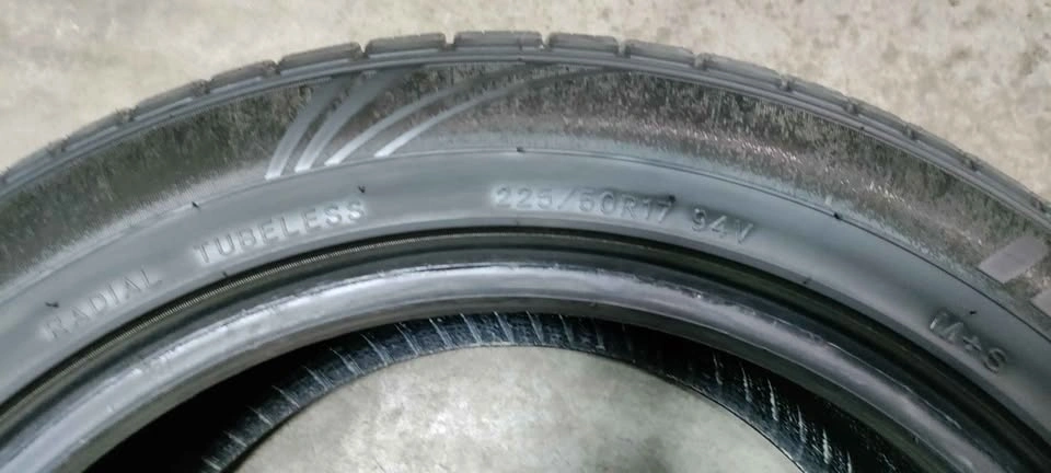 225/65R17 Allseasons Tire - photo 4