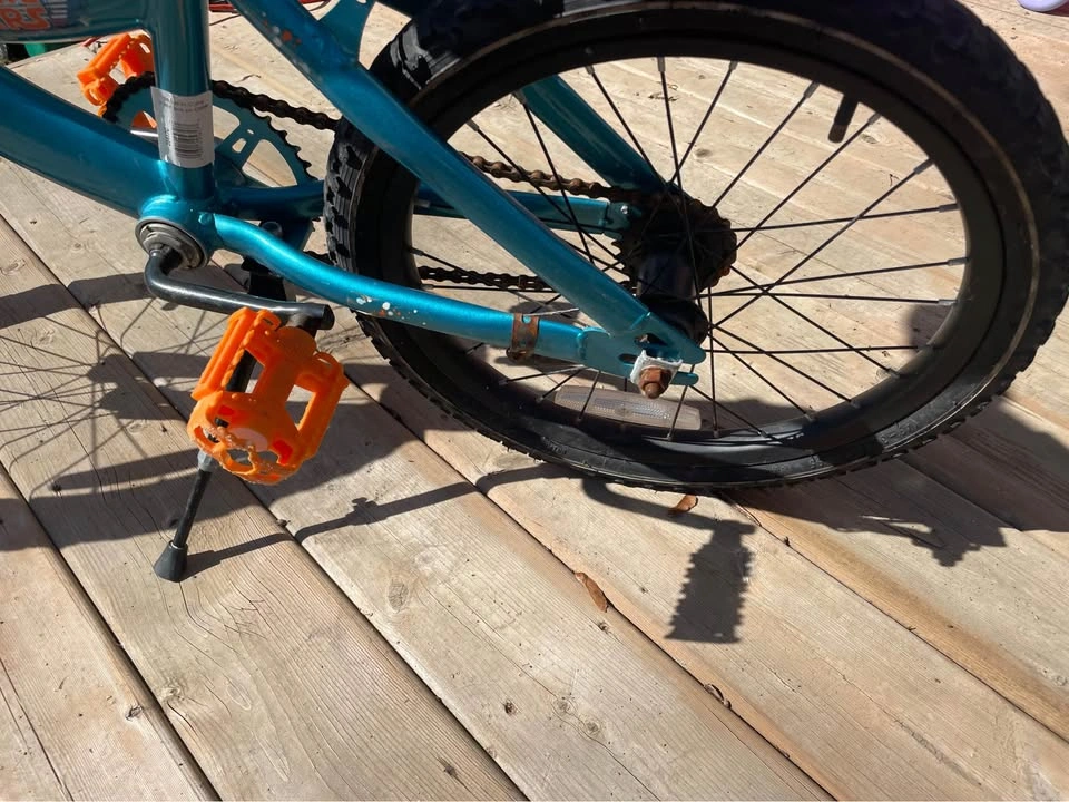 18" Kids Bike - Good Condition - photo 2
