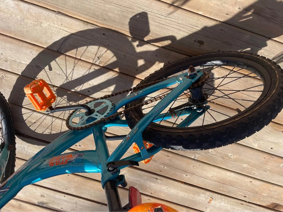 18" Kids Bike - Good Condition - photo 4
