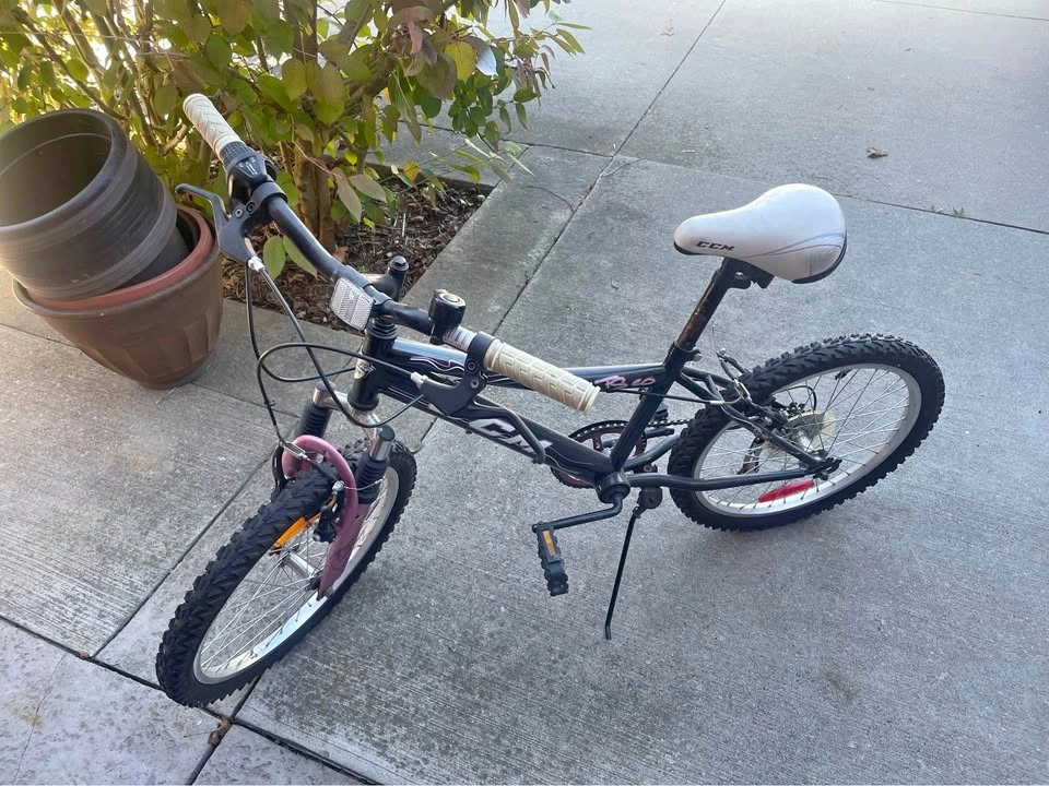 Kids 20" Tire Size 6 Gear Bike, Good Condition
