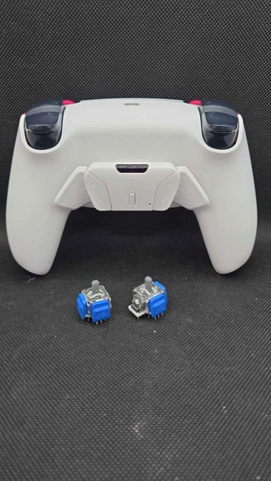 Sony PS5 DualSense Controller - Custom Red/White - photo 2