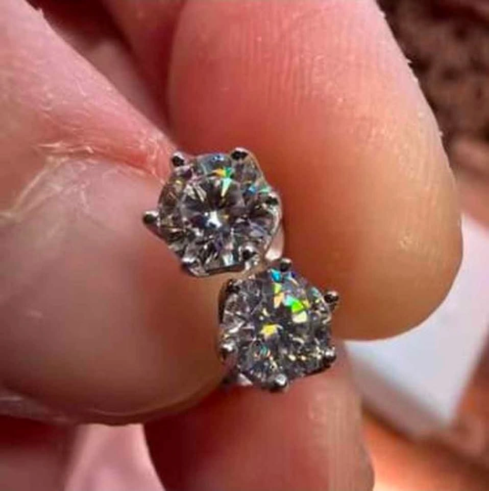 Moissanite Stud Earrings 2ct - photo 2
