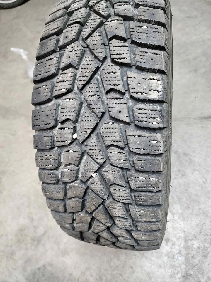 235/60R16 Sumitomo Ice Edge Winter Tires