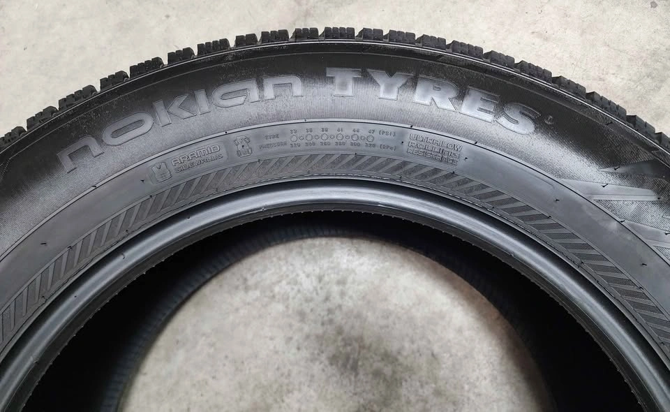 1No. 255/60R18 Hakkapeliitta Winter Tire - photo 5