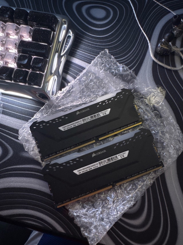 Corsair Vengeance RGB PRO SL 16GB (2x8GB) DDR4 RAM - photo 2