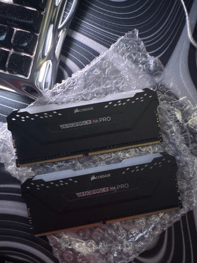 Corsair Vengeance RGB PRO SL 16GB (2x8GB) DDR4 RAM - photo 3